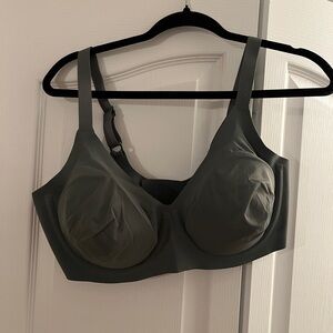 Aerie Green Seamless Smoothez Bra